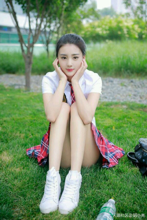 _都市雪地运动：白雪覆盖的激情盛宴_，雪地cs